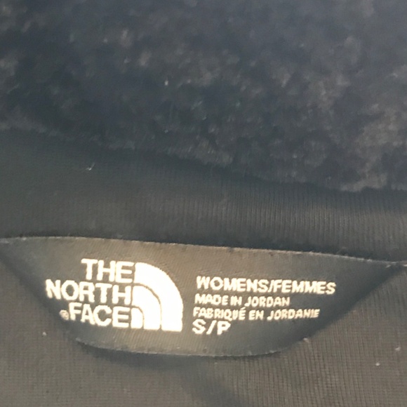 The North Face vest women’s size small faux fur 2 pockets hood outdoors cottage - Picture 5 of 9
